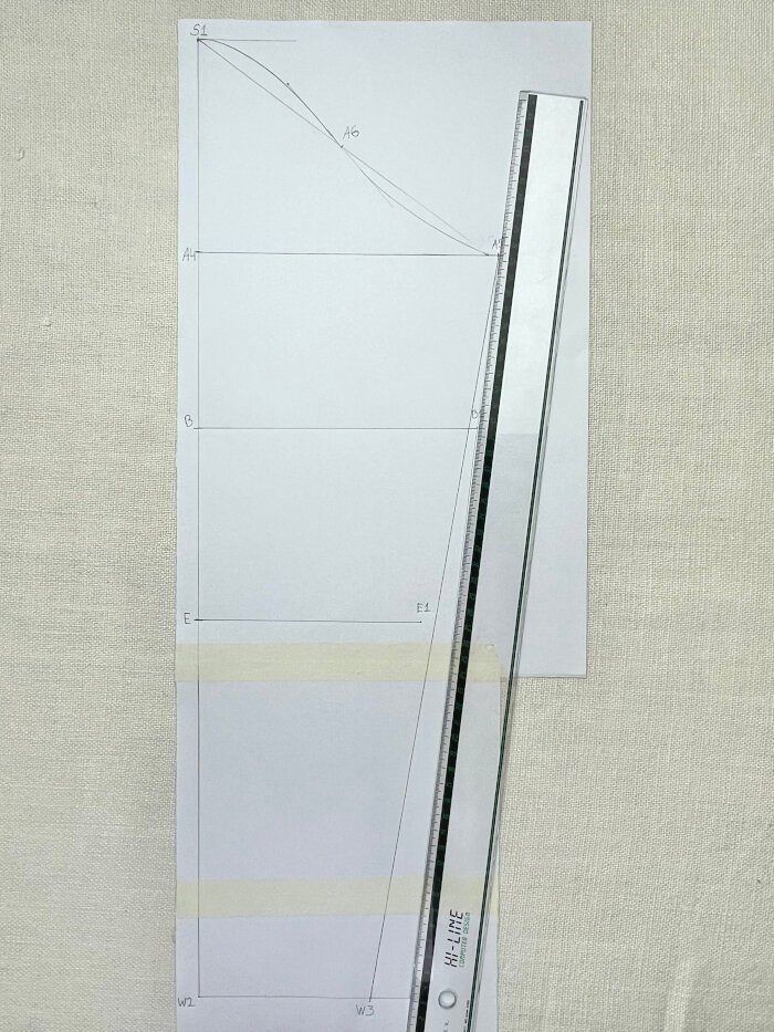 Adjusting sleeve side seam to accommodate bicep measurement