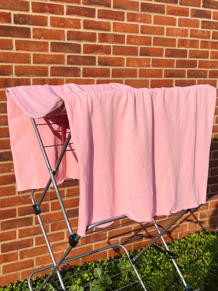 Air drying hemp fabric after dyeing