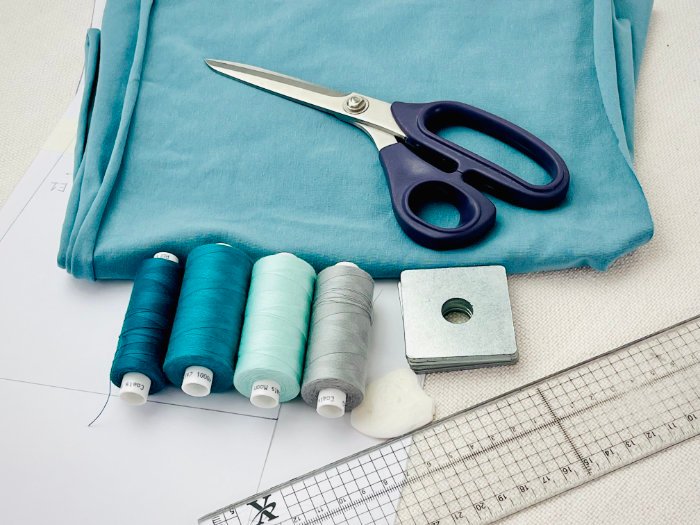 Materials required to sew fitted T-shirt for women