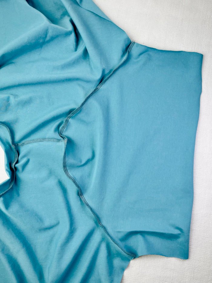 Sewing sleeves into a fitted T-shirt