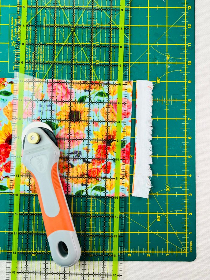 How to Sew a Hair Scrunchie: 4 Easy Methods Using Less Fabric (Beginner-Friendly) Removing fabric selvedges before sewing a hair scrunchie