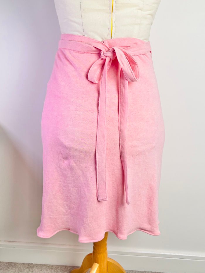 How to Sew a Wrap Skirt from an A-Line Skirt Block (Beginner) Close up of was it ties tied at the back