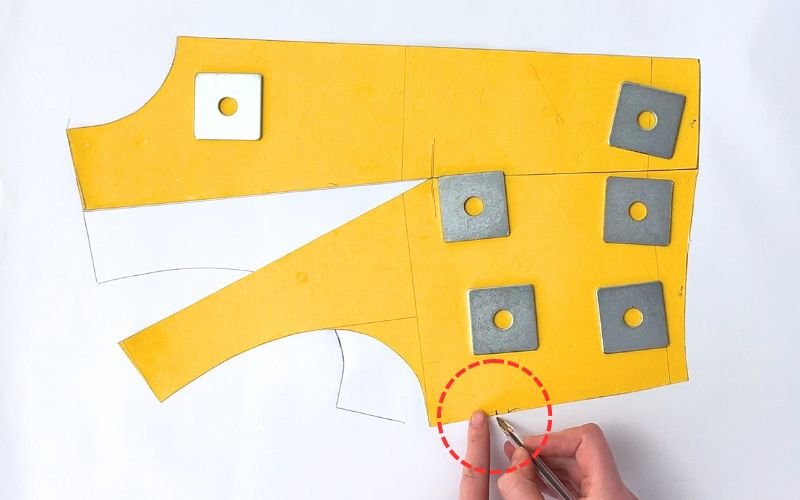 How to Modify a Basic Bodice Block for a Shirt Pattern (Step-by-Step) Tracing around the side front bodice block from the bust dart position