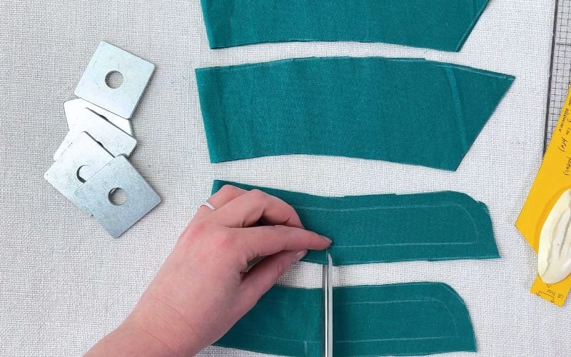 marking mid points on collar fold lines