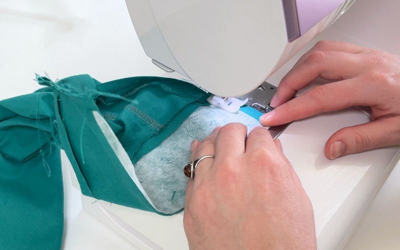 Sewing the short side seams on the sleeve cuff