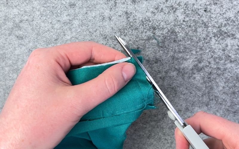 Clipping seam allowance on the cuff corners