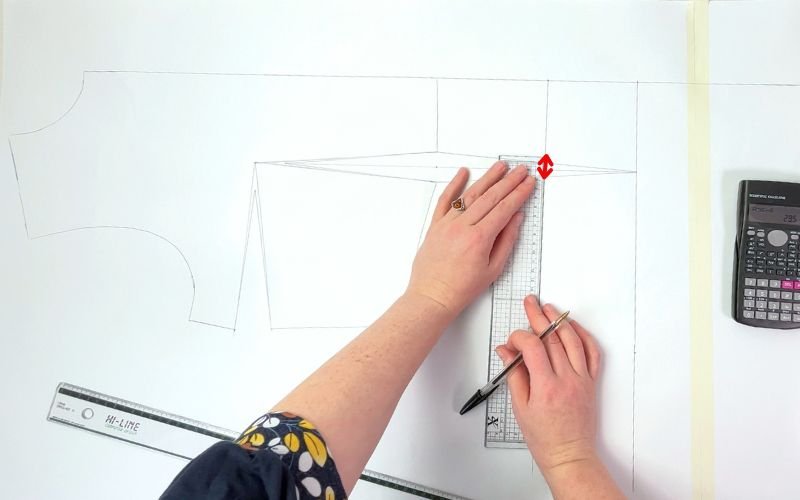 Measuring the width of the dart on the mid hip line