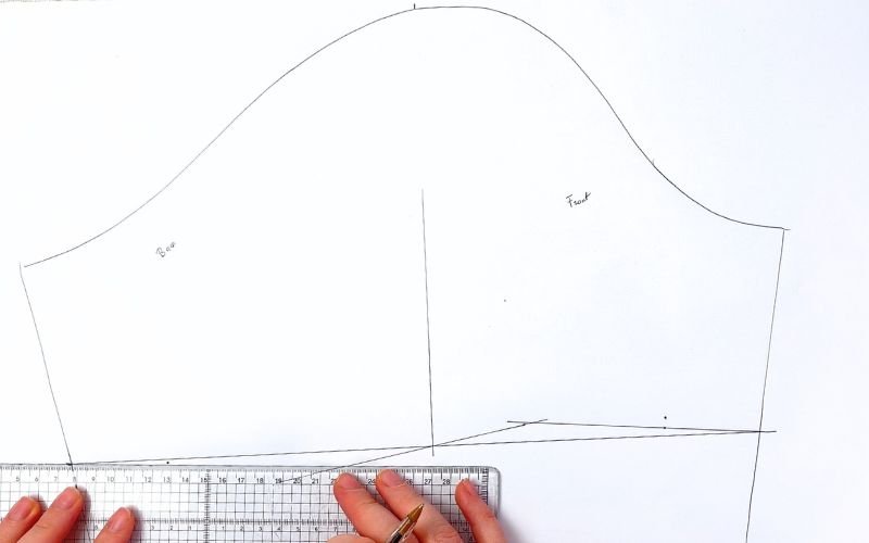 Drafting S line curve on a short sleeve hem